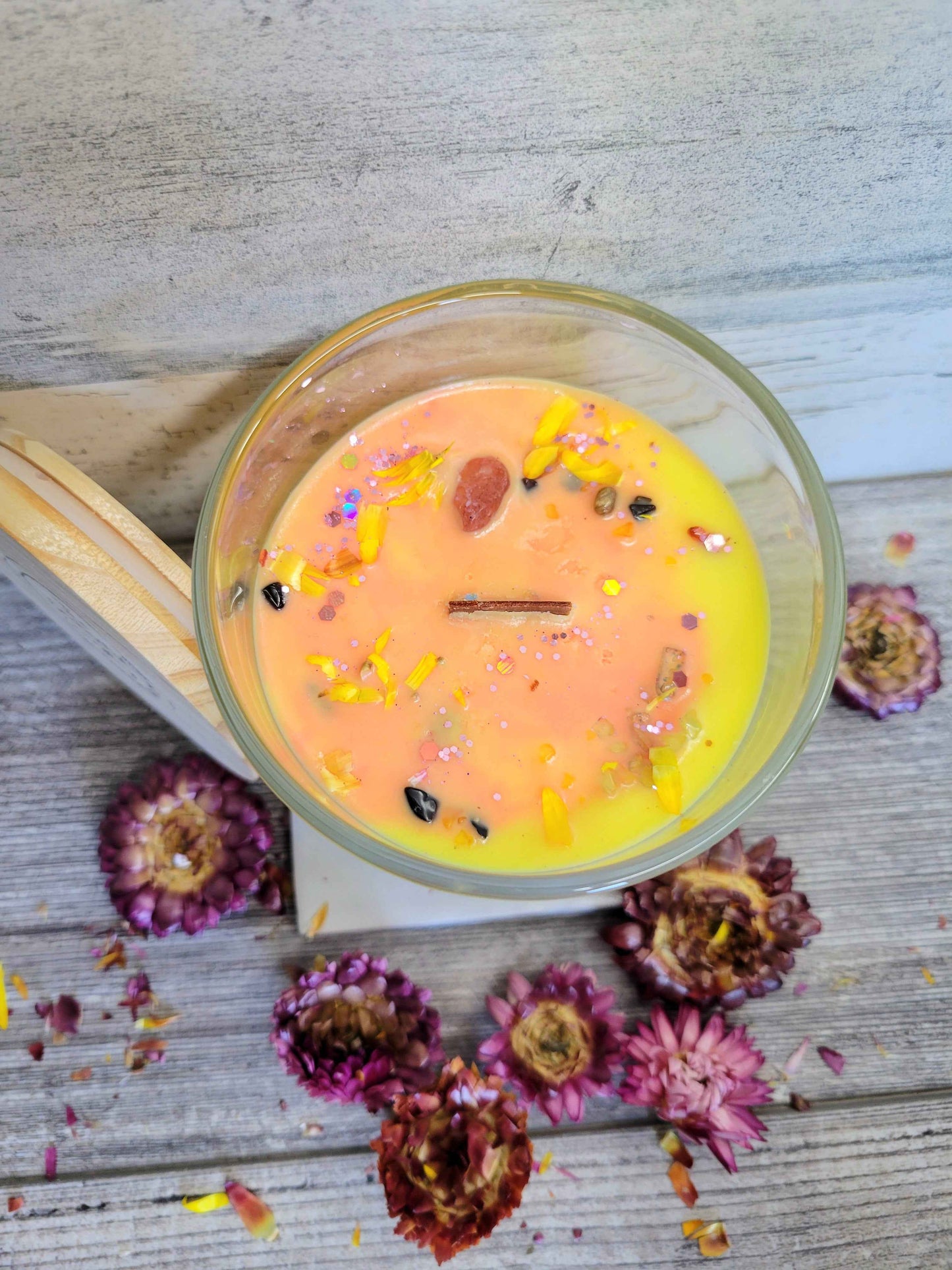 Maui Waui – Scented Soy Candle | Wooden Wick, Clean-Burning (12 oz)