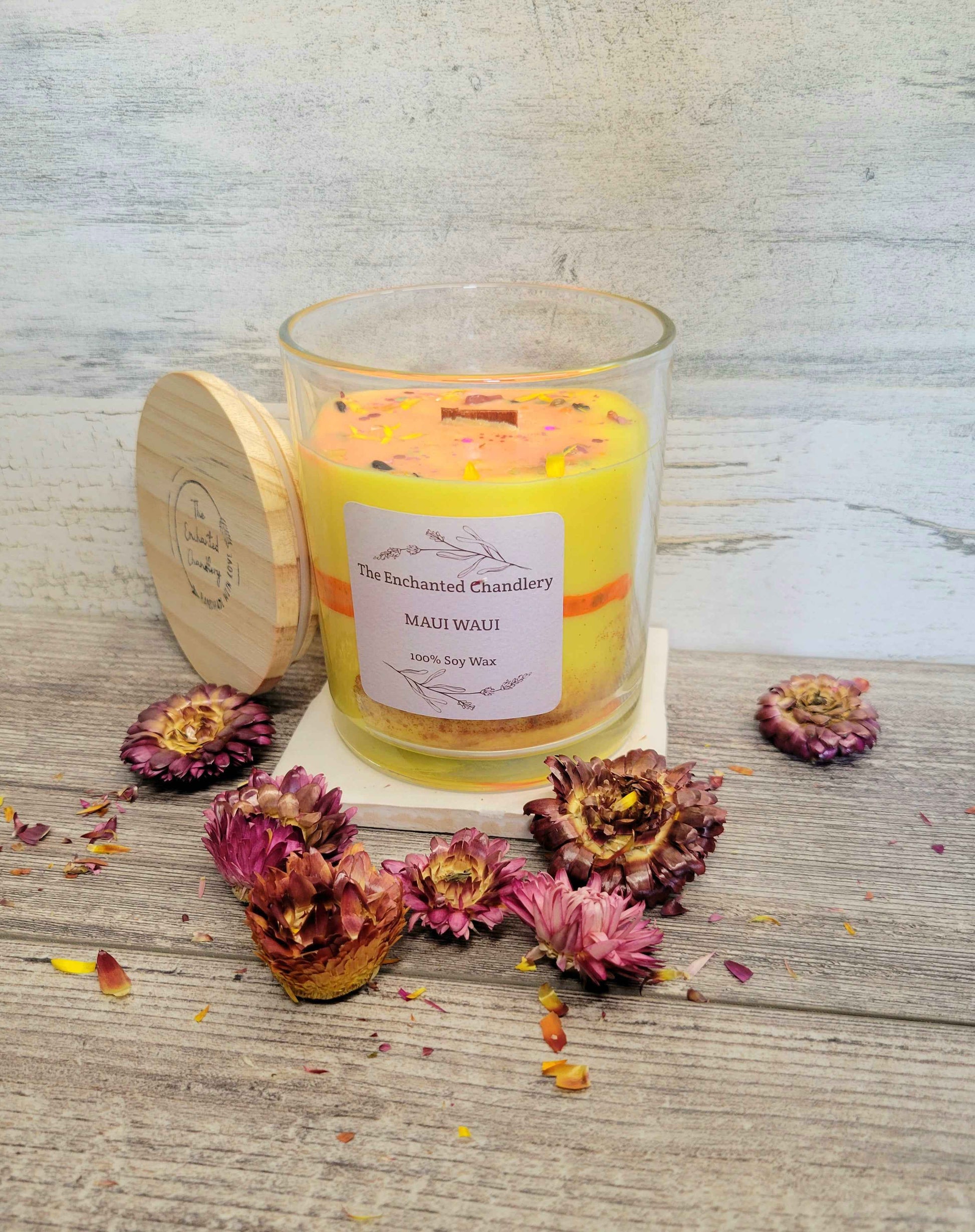 Maui Waui – Scented Soy Candle | Wooden Wick, Clean-Burning (6 oz)