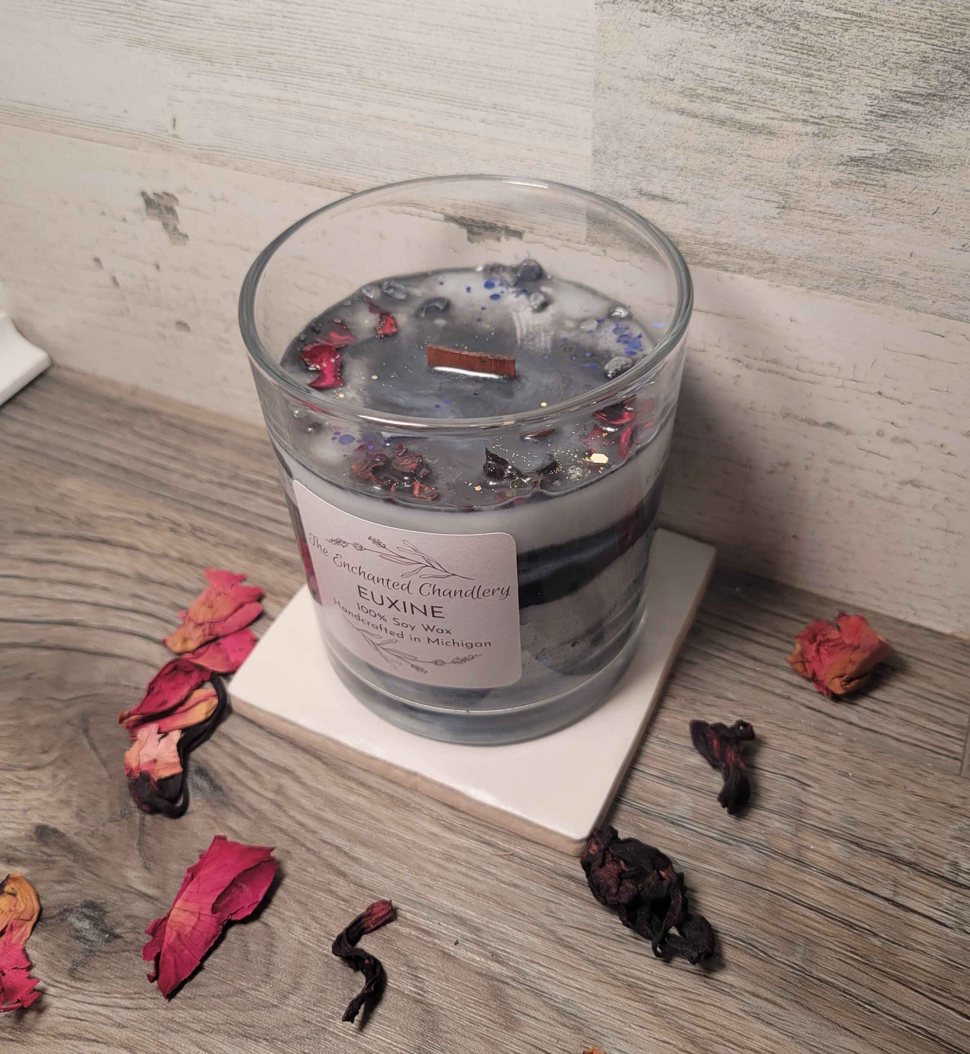 Euxine – Scented Soy Candle | Wooden Wick, Clean-Burning (6 oz)